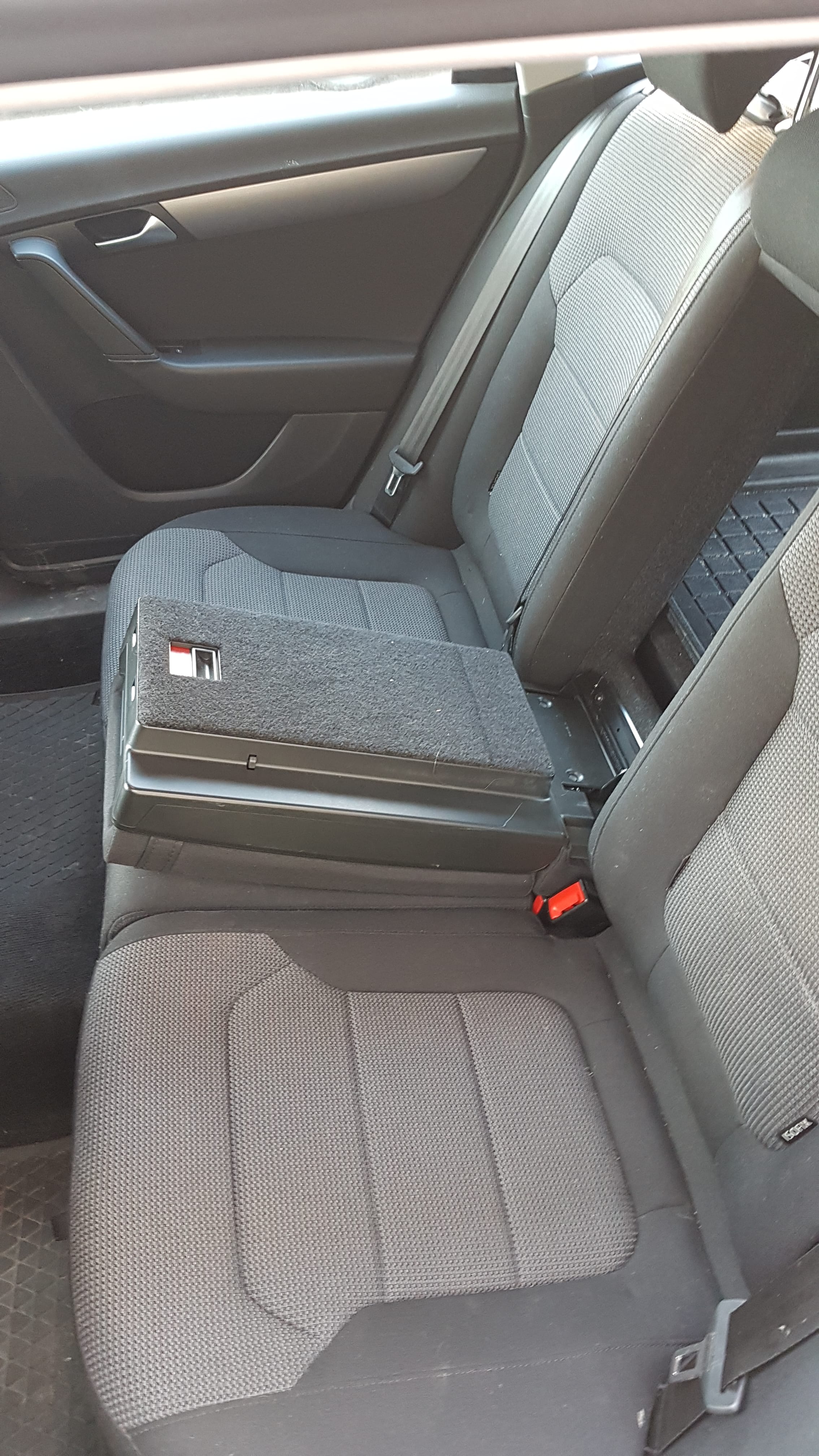 Volkswagen Passat Kombi with Bluetooth audio