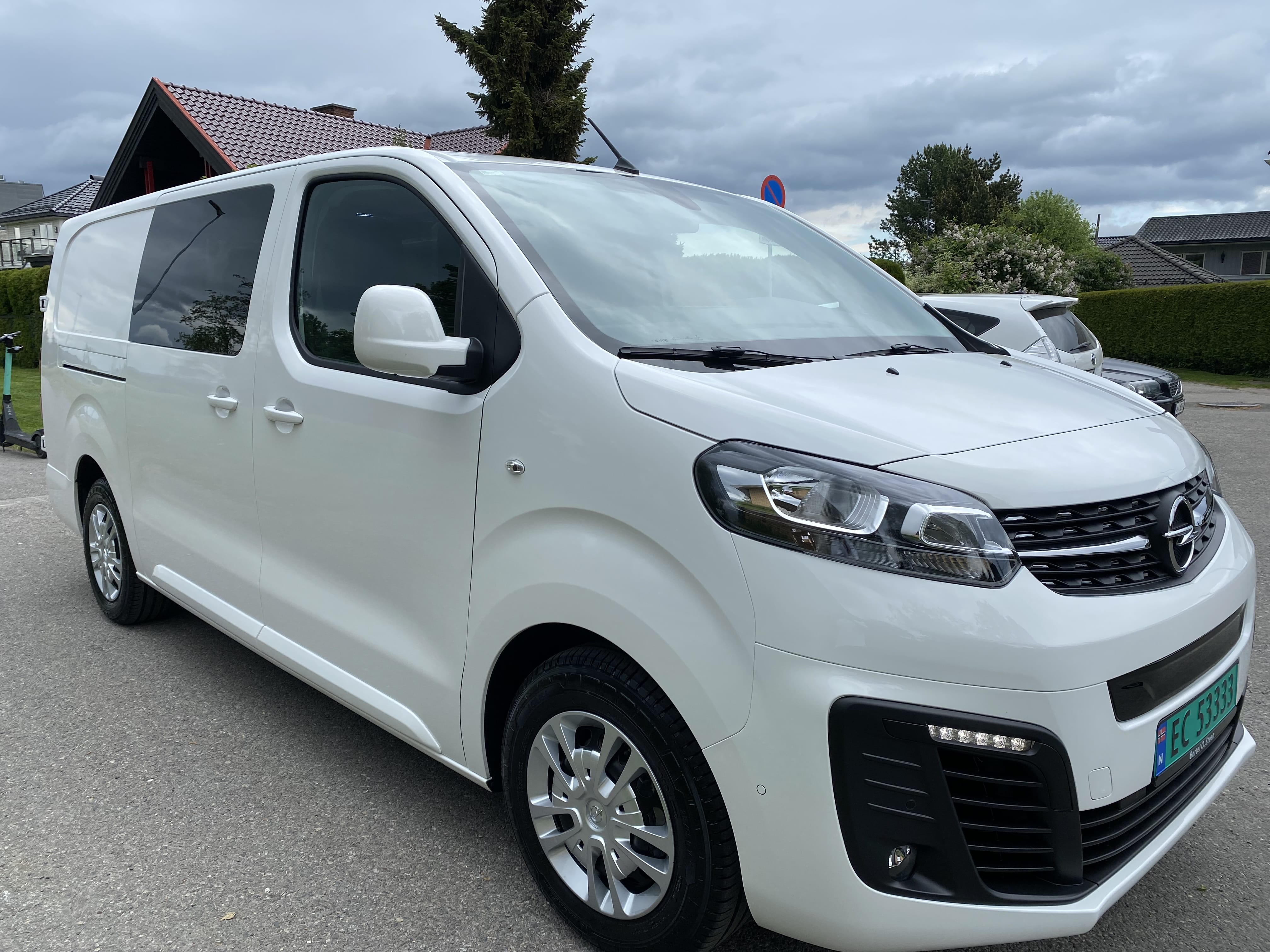 Opel Vivaro e-Vivaro med Lydinngang