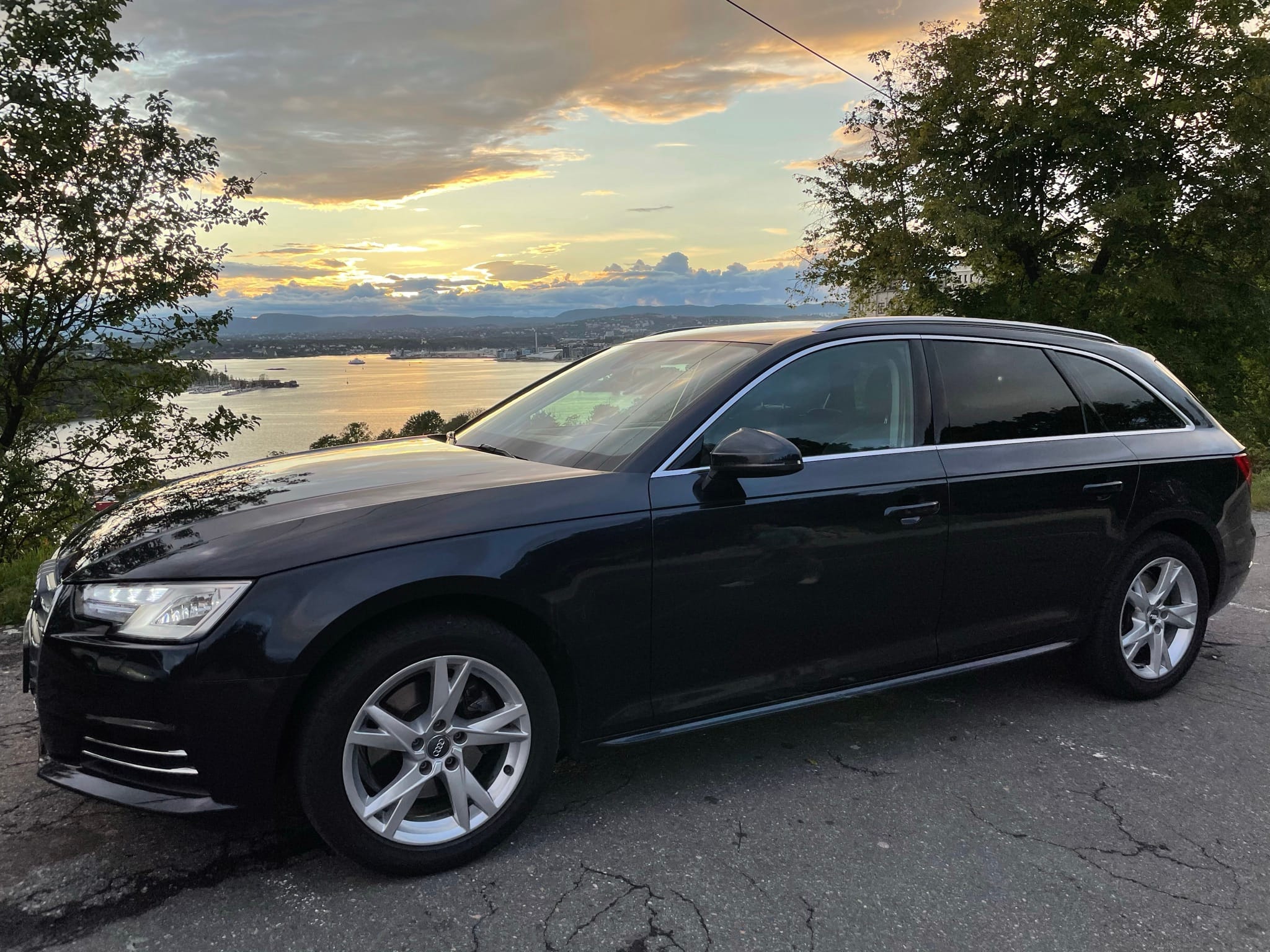Audi A4 Avant mit Winterreifen