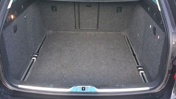 Skoda Superb Combi med Lydinngang
