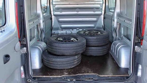 Nissan Primastar Varebil med Lydinngang