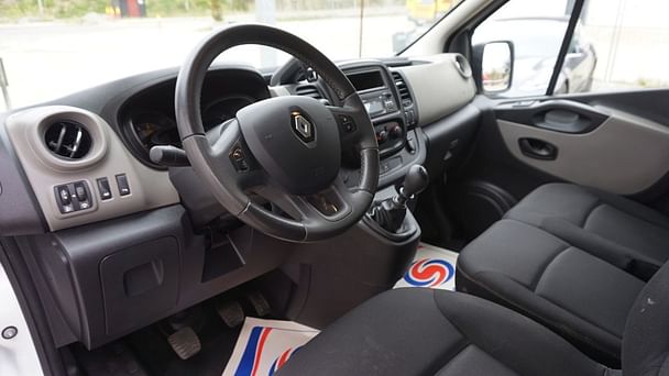 Renault Trafic med Tilhengerfeste