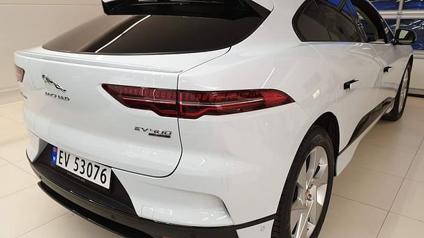 Jaguar F-Pace med Vinterdekk