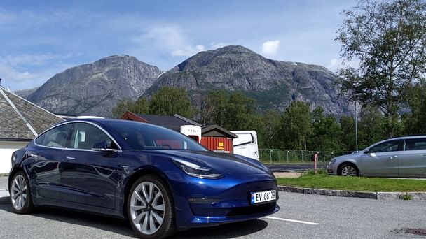 Tesla Model 3 med Vinterdekk