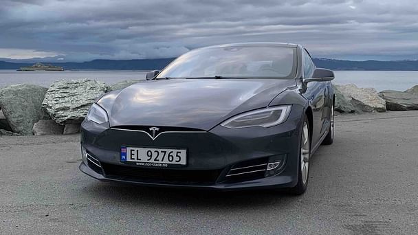 Tesla Model S med Vinterdekk