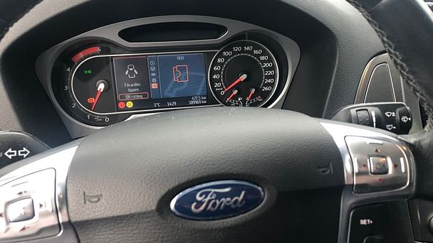 Ford Mondeo med Lydinngang