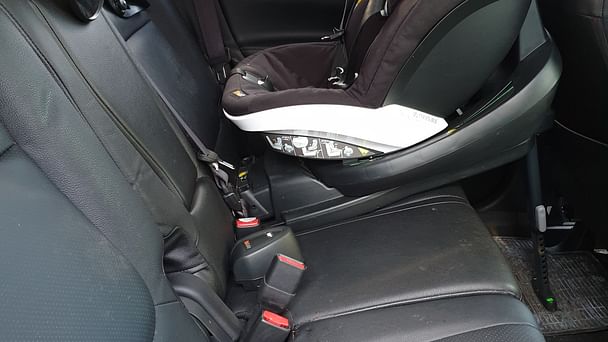 Mitsubishi Outlander med Lydinngang
