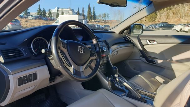 Honda Accord med Vinterdekk