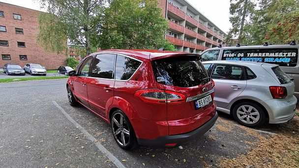 Ford S-Max med Lydinngang