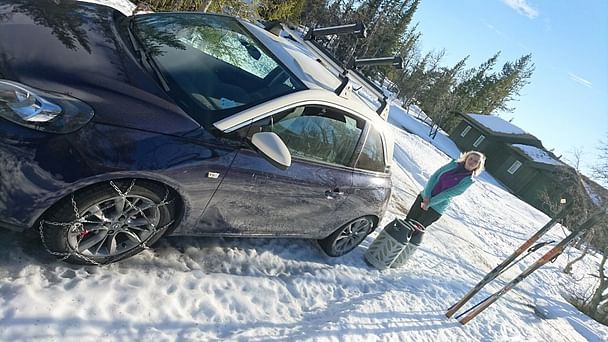 Opel Adam med Skistativ