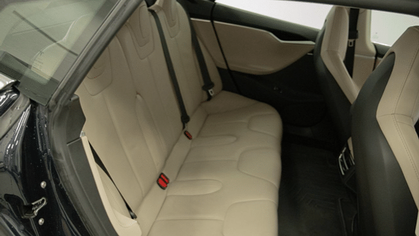 Tesla Model S med Vinterdekk