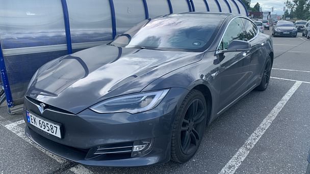 Tesla Model S med Vinterdekk