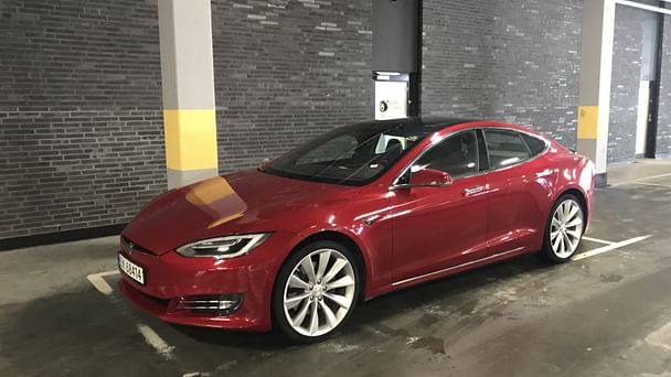 Tesla Model S med GPS