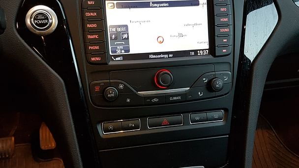 Ford Mondeo SW med Skistativ