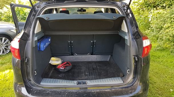 Ford C-Max med Lydinngang
