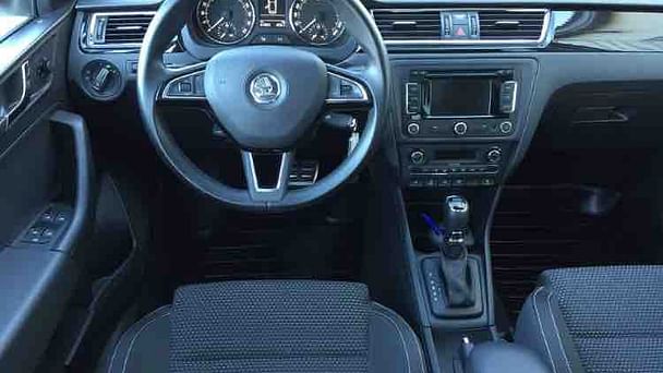 Skoda Rapid med Lydinngang