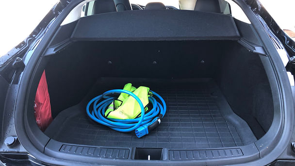 Tesla Model S 85D med Babysete