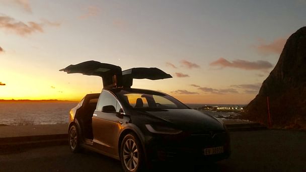 Tesla Model X med GPS