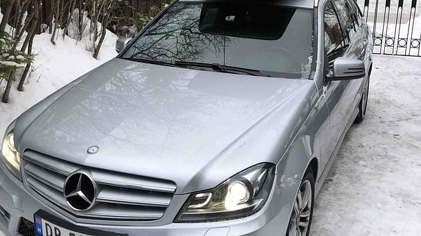 Mercedes Classe C med Lydinngang