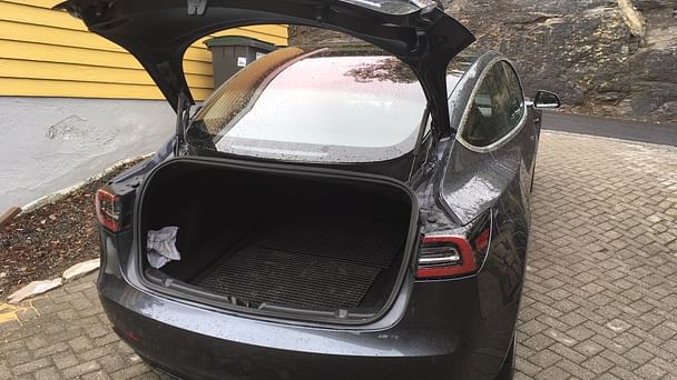 Tesla Model 3 med GPS