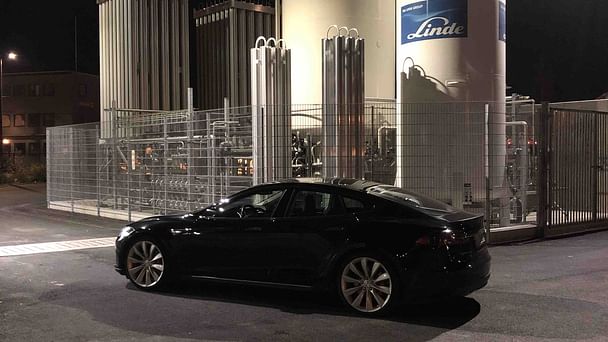 Tesla Model S med GPS