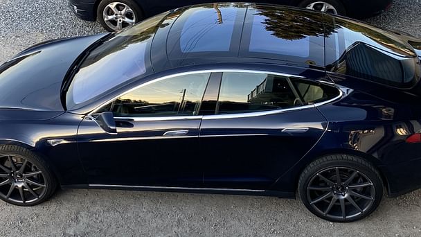 Tesla Model S med GPS