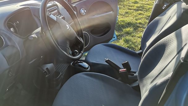 Peugeot iOn