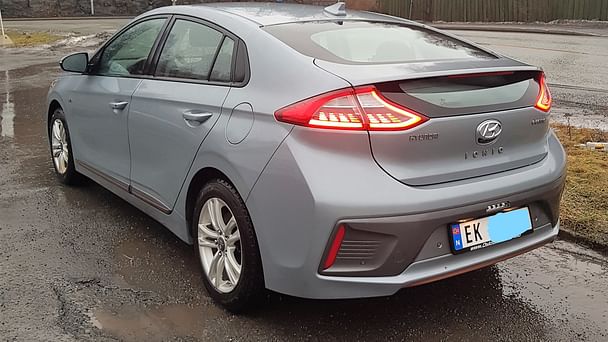 Hyundai Ioniq med GPS