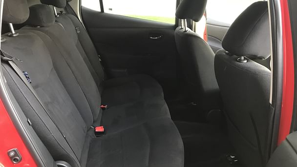 Nissan Leaf med Lydinngang