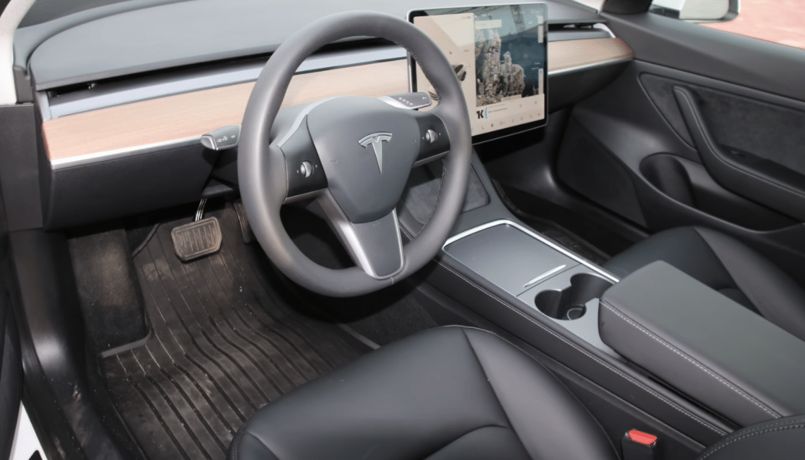 Tesla Model 3 med GPS