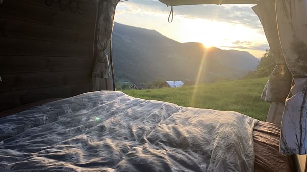 Toyota Hiace Varebil med Lydinngang