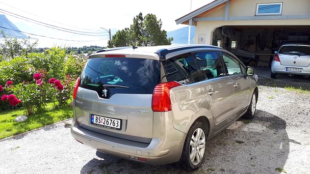 Peugeot 5008 med GPS