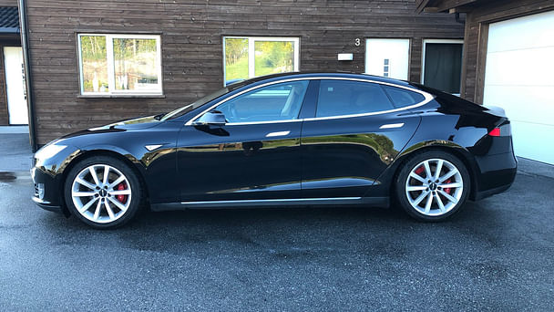 Tesla Model S 85D med Aircondition