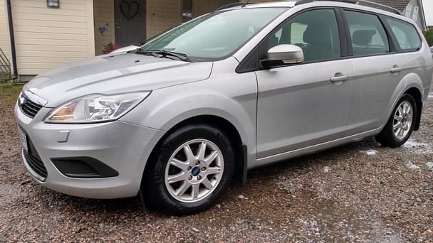 Ford Focus SW med Vinterdekk