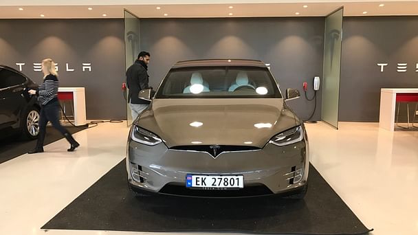 Tesla Model X 90D med Aircondition
