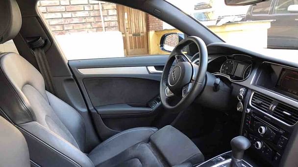 Audi A4 Avant med Skistativ
