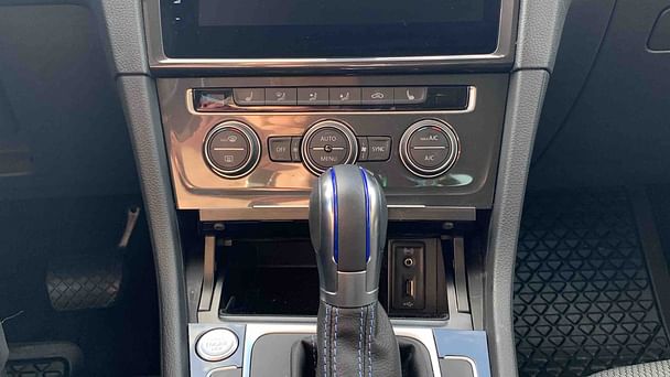 Volkswagen Golf Kombi