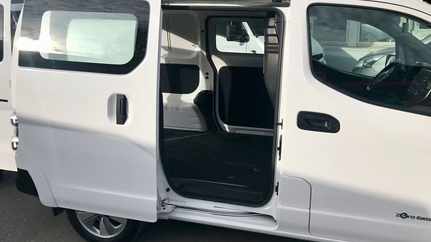 Nissan e-NV200 Varebil med Lydinngang