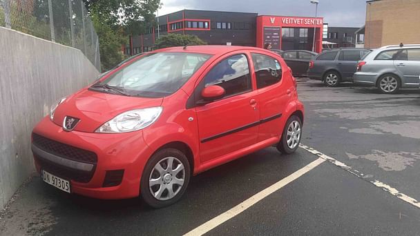 Peugeot 107 med Lydinngang