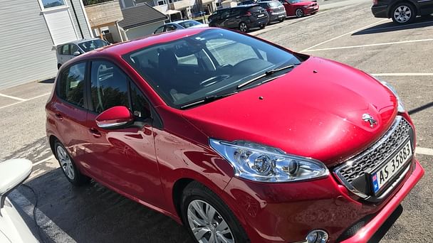 Peugeot 208