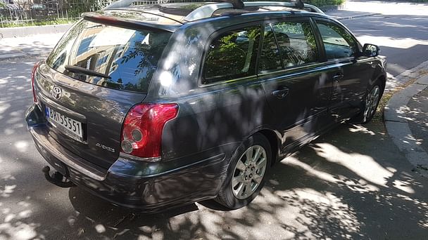 Toyota Avensis SW med Vinterdekk