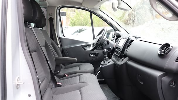 Opel Vivaro med Tilhengerfeste