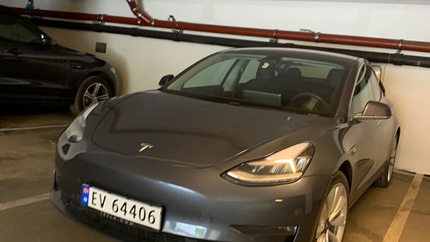 Tesla Model 3 med Vinterdekk