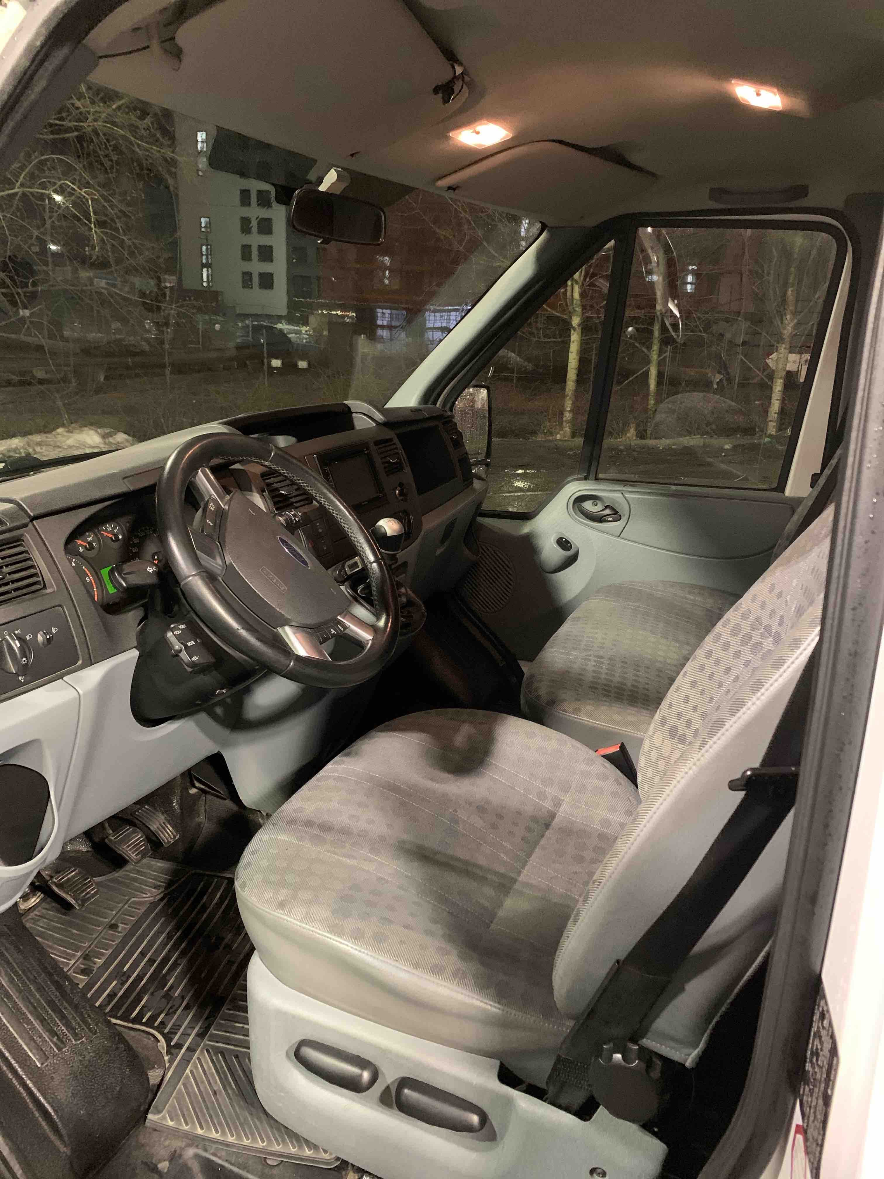 Ford Transit Varebil 115 T300 med Skistativ