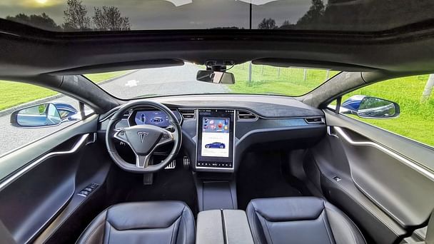 Tesla Model S med Bluetooth audio