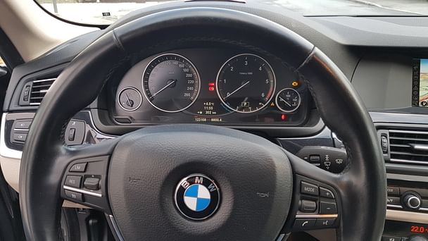 BMW M2 520 touring diesel med Lydinngang