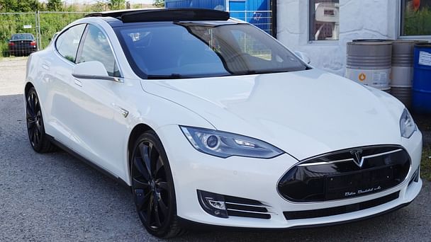 Tesla Model S med GPS