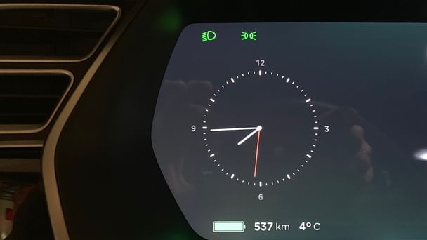 Tesla Model S med Lydinngang