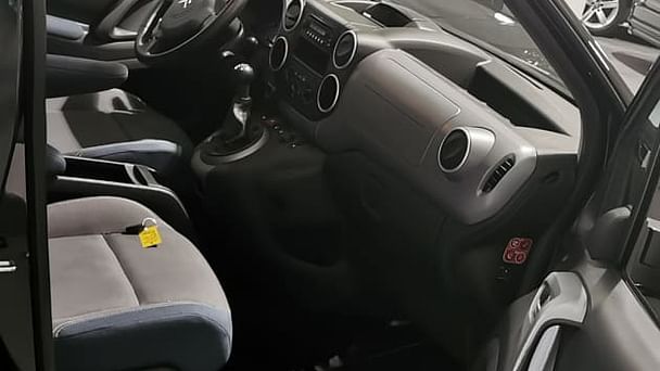 Citroen Berlingo med Lydinngang