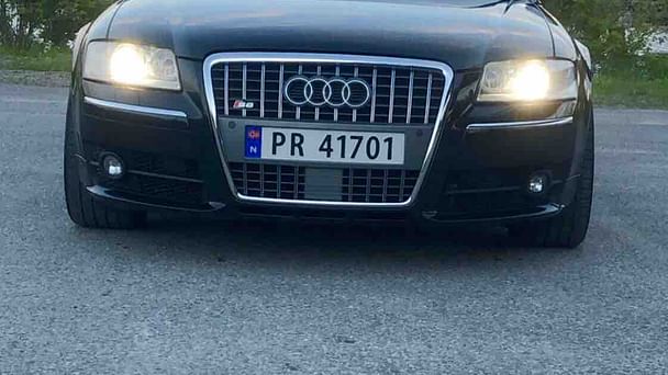 Audi S8 med Vinterdekk